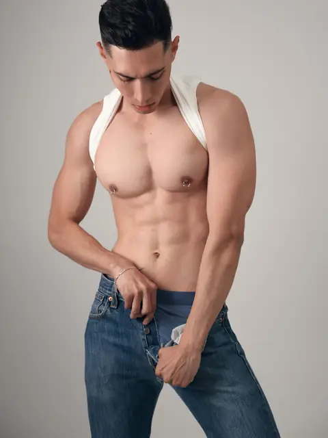Cristian larios on OnlyFans
