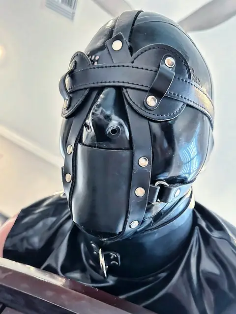 Mr.Latex_Desires on OnlyFans