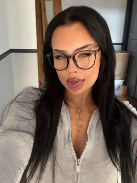 Lara B ttner on OnlyFans