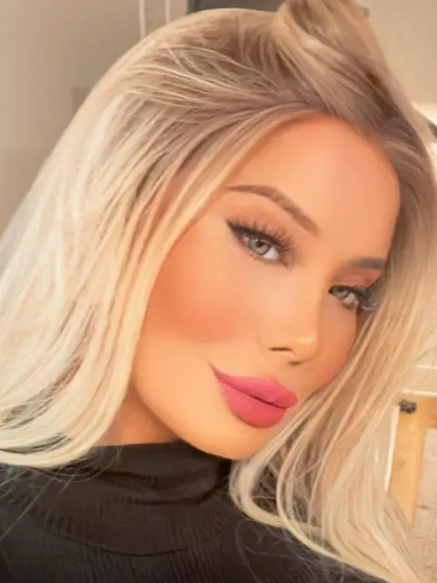 Mia Carolina Caroline on OnlyFans