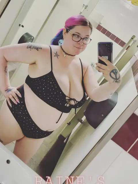 Raine Bowe on OnlyFans