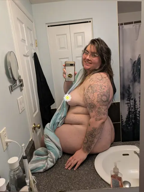 SmokieHollow on OnlyFans
