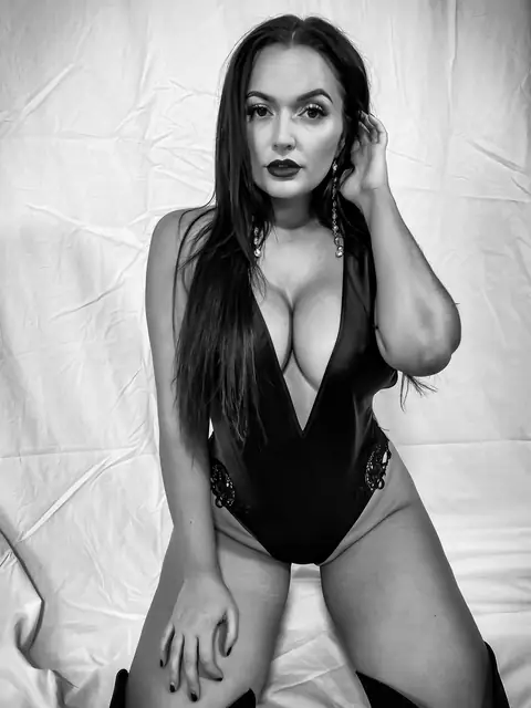 Shea Foxxx Official on OnlyFans