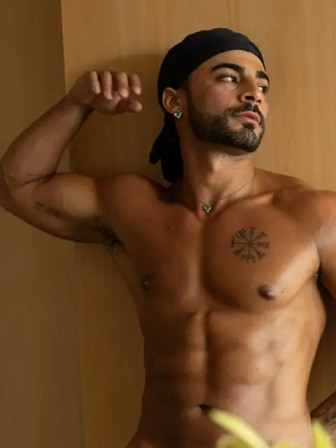 HIURI CRUZ on OnlyFans