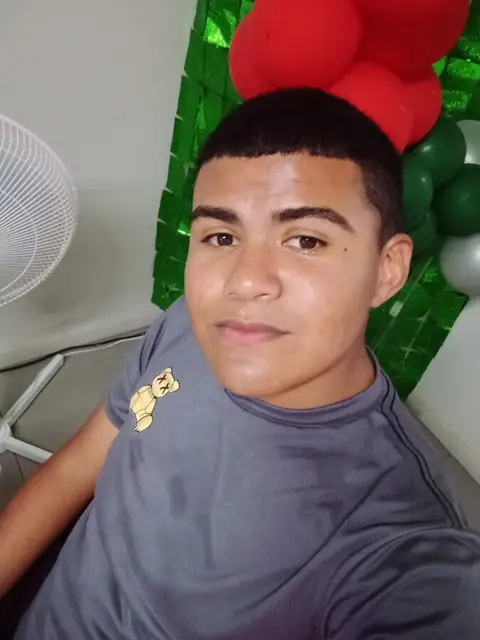 Leonardo Rodr guez OnlyFans profile