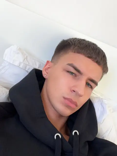 kris_isle on OnlyFans