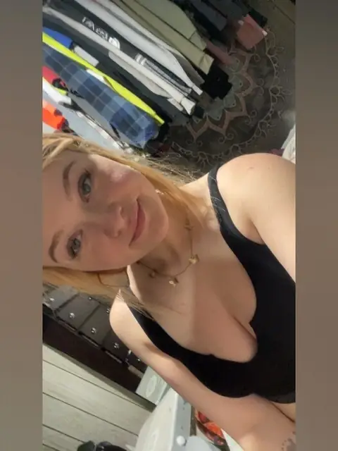 Sunny OnlyFans profile