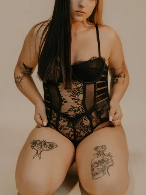 Elizabeth Kay OnlyFans profile