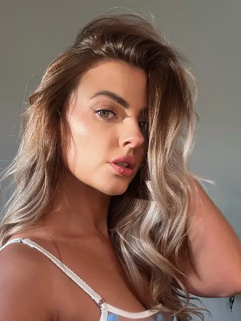 BLUE | Petite Dancer on OnlyFans