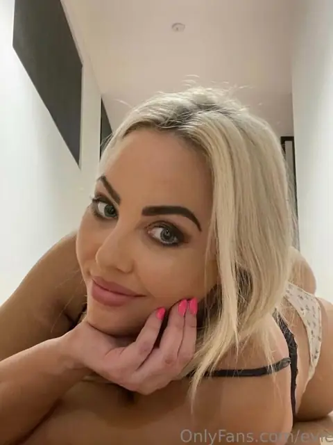 Evie Leana Free on OnlyFans