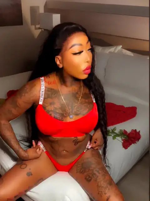 Ky ara Dior OnlyFans profile