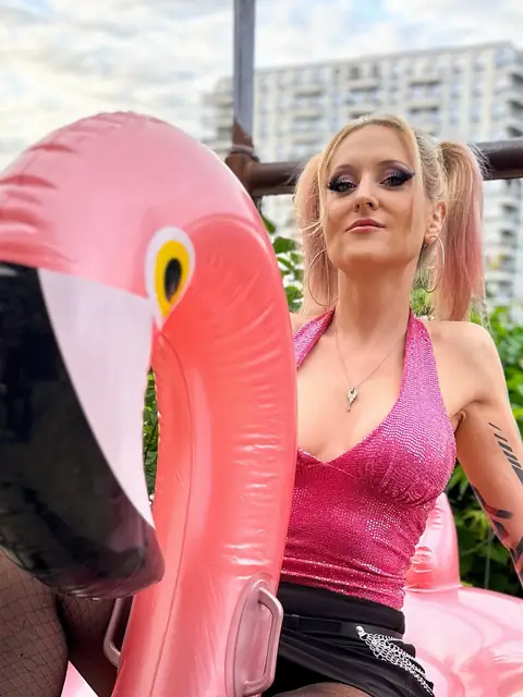 cherry.berlin OnlyFans profile