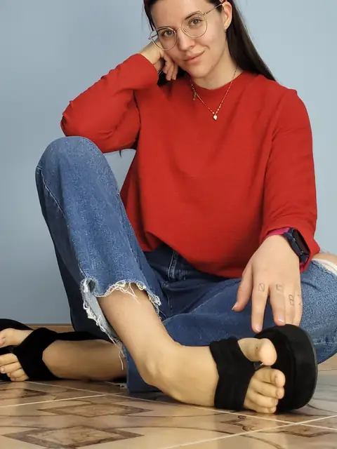 Mary June (free page) on OnlyFans