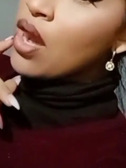 Rosali on OnlyFans