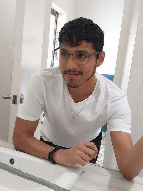 alejandro on OnlyFans