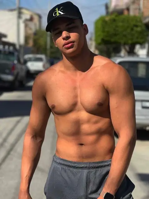 Carlos M on OnlyFans