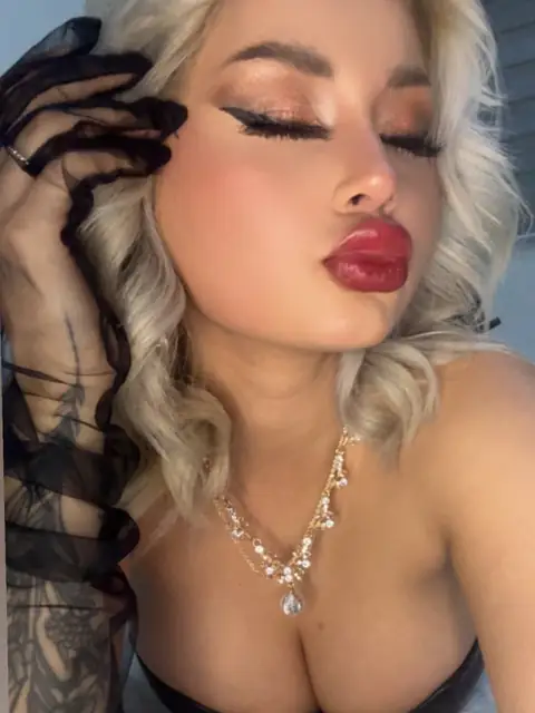 Paloma de Espadas (Free/Gratis) on OnlyFans