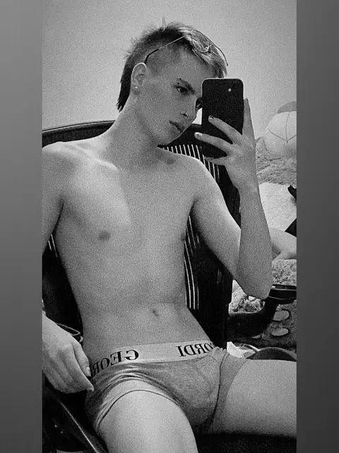 Sebastian Arias on OnlyFans