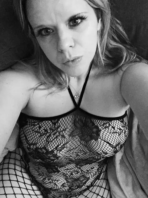 Hornysurreycouple83 on OnlyFans