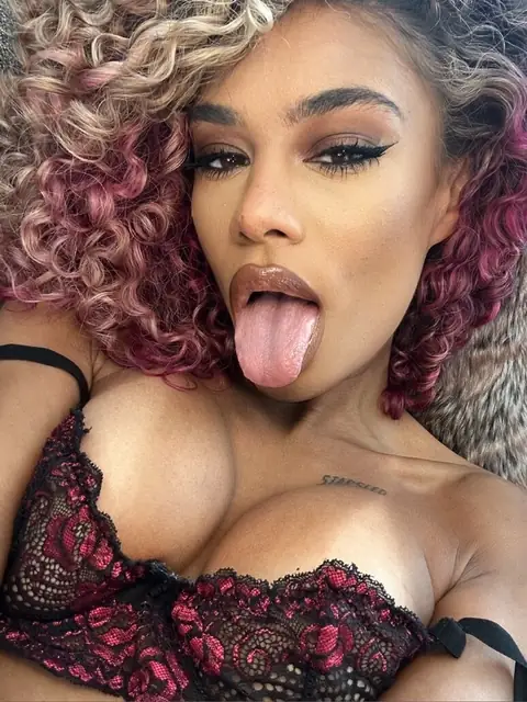 Scarlit Scandal on OnlyFans