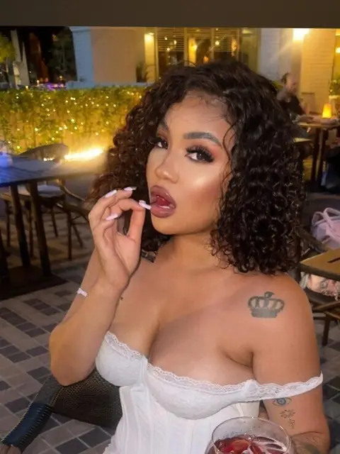 Linda with booty on OnlyFans