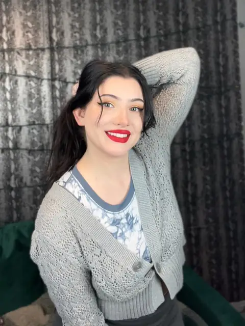 Avaclairexx on OnlyFans