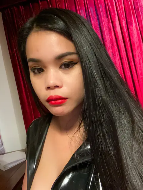 Msnikkibkk on OnlyFans