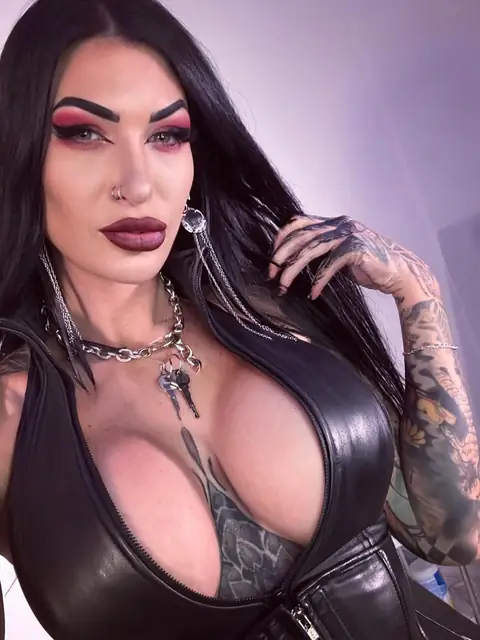 Mistress Damazonia on OnlyFans