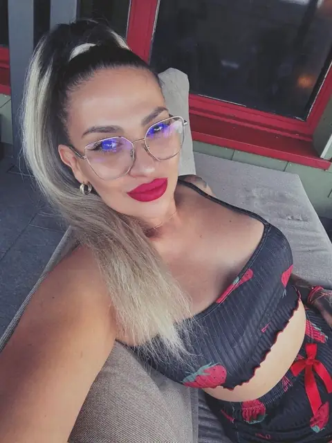 Adelina on OnlyFans