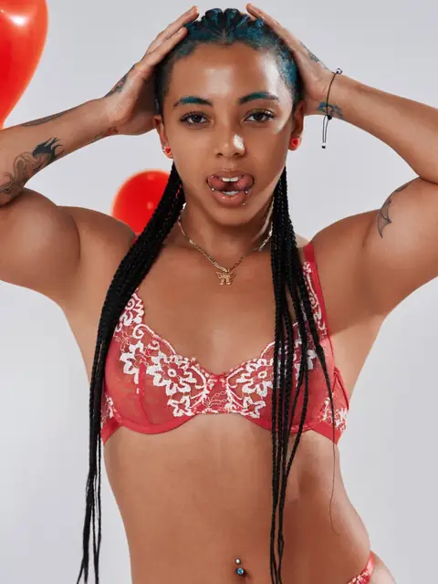 Zerella Skies on OnlyFans