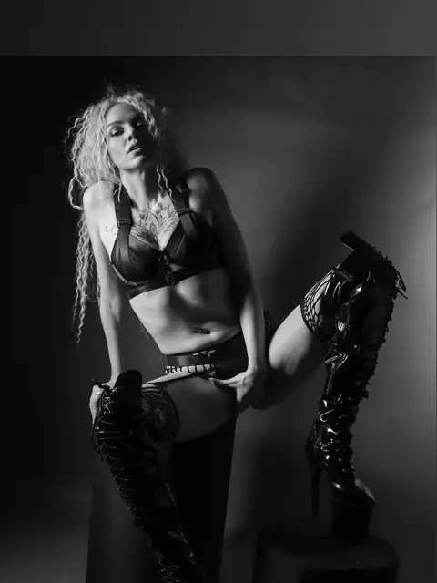 KirstyCoxxie on OnlyFans