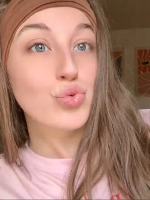 Kmlhxoxo on OnlyFans
