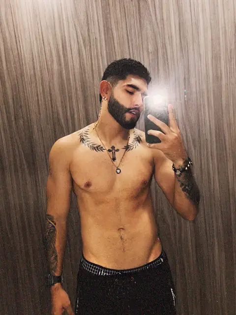 Diego Aldana on OnlyFans