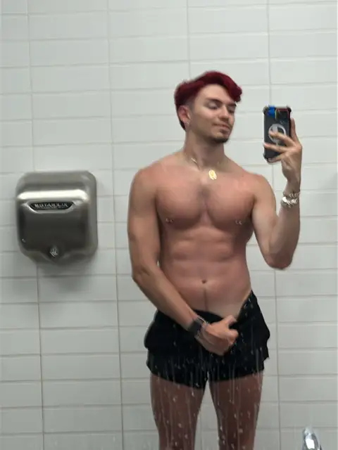 Sev Sinteri on OnlyFans