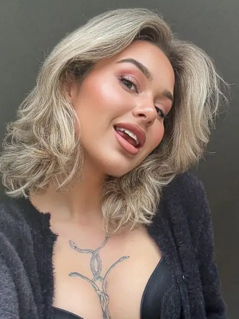 Elizabeth OnlyFans profile