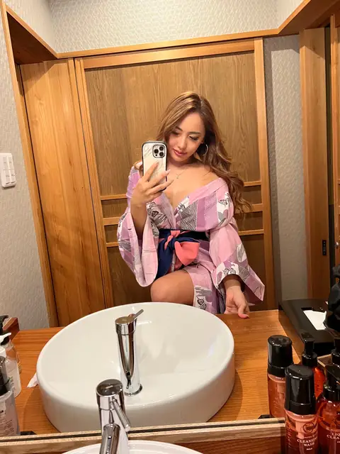 Karen Kimijima ( ) on OnlyFans