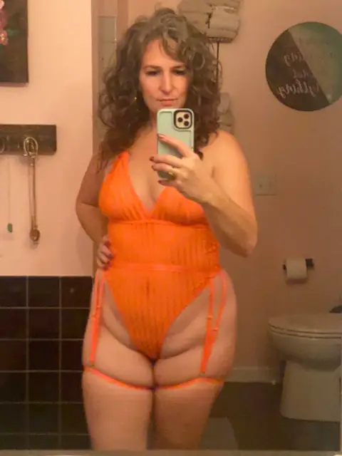 Laineymarie OnlyFans profile