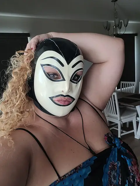 Mistress Giantess Nat on OnlyFans
