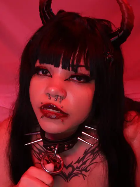 Mothicc on OnlyFans