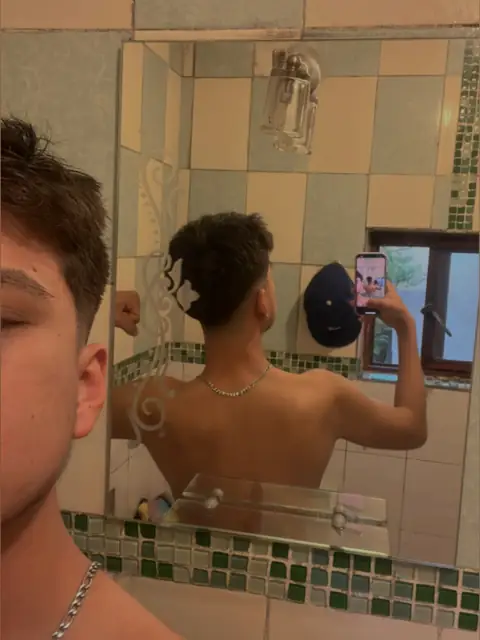 Elizardo Navarro@ on OnlyFans