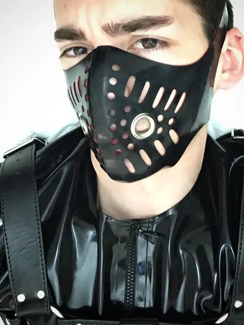 RUBBERTLSE on OnlyFans