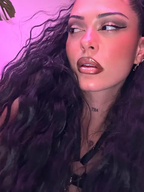 Sara I iguez Hern ndez OnlyFans profile