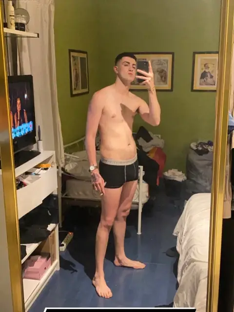 Anacondaxxfree on OnlyFans