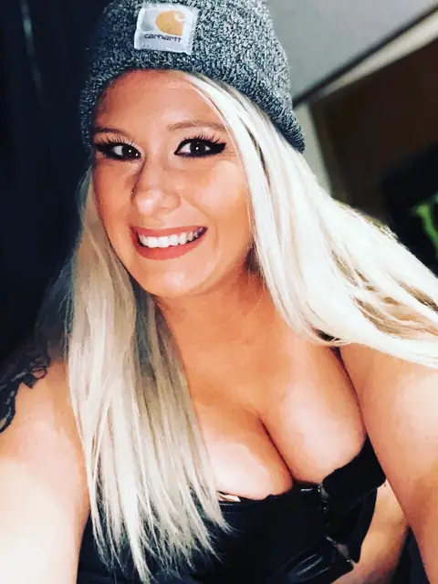 Laura Aura on OnlyFans