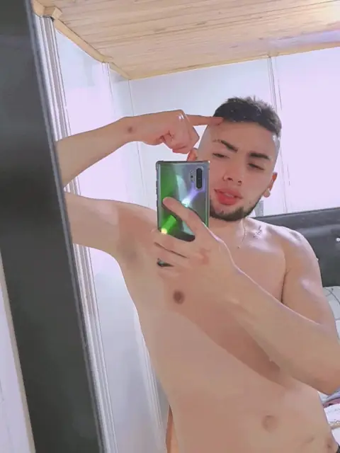 Fabian Garzon on OnlyFans