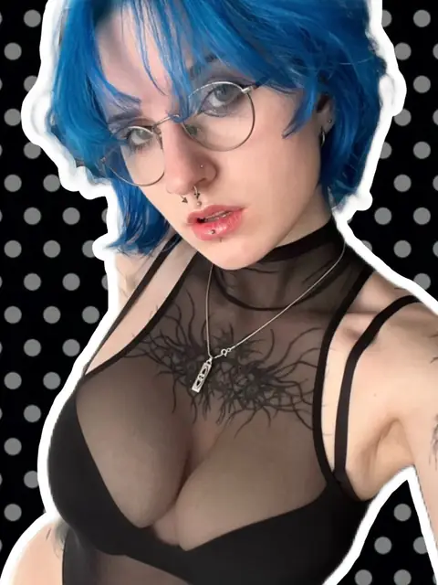 lyra crow on OnlyFans