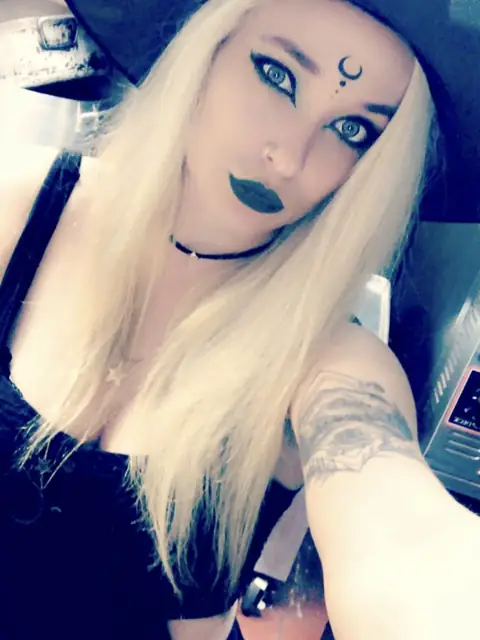 Jade Stone Top 8% OnlyFans profile