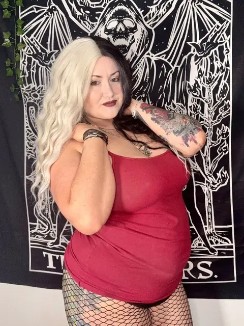 Siren Lux on OnlyFans
