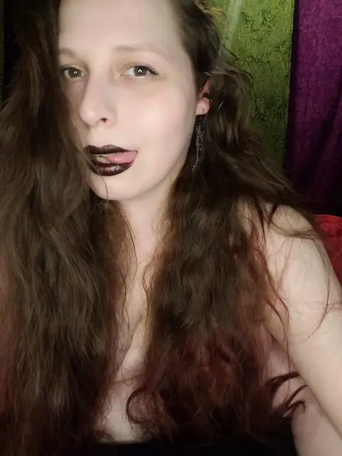 LustyLuthien on OnlyFans