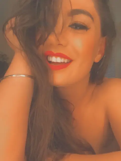 Scarlet Gianna on OnlyFans